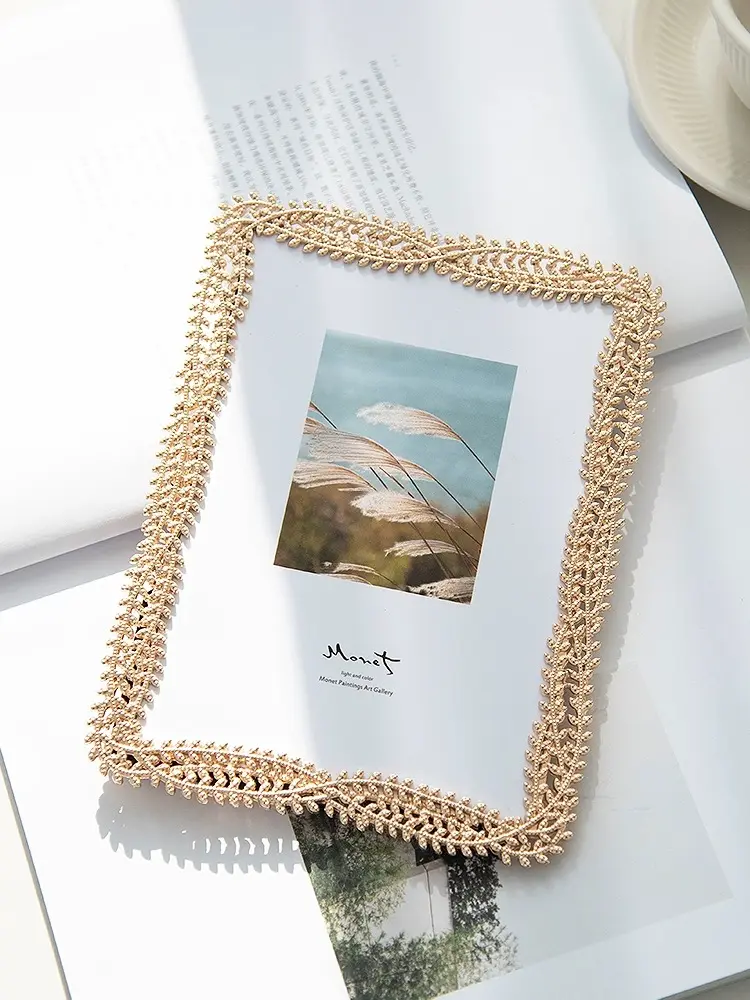 דפוס אלמוגים יוקרתי מסגרת תמונה זהב מסגרת תמונה מתכת אירופאית פשוטה מסגרת תמונה לחג/חתונה בדרגה גבוהה