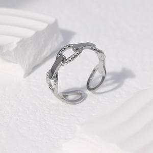 Pabrik Harga murah baja nirkarat emas cincin janji untuk wanita cincin berongga dipoles jadi wanita - Product Image 5