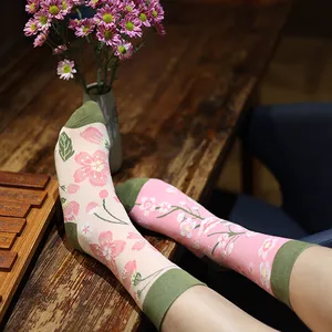 Nicht übereinstimmende Damen Baumwolle Crew Socken Hipster AB Socken Unisex linke und rechte asymmetrische Socken