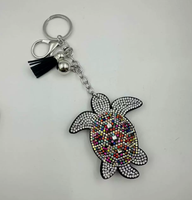 Koningsblauwe schattige zeeschildpadvormige sleutelhanger met volledig bezette strass steentjes en kwastjes, hoge kwaliteit, best verkochte charme hangende ornament