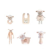 Ensemble de 6 jouets pour nouveau-né : hochets, doudou super doux en peluche, bavoir musical brodé, langes à épaules en coton PP, coffret cadeau