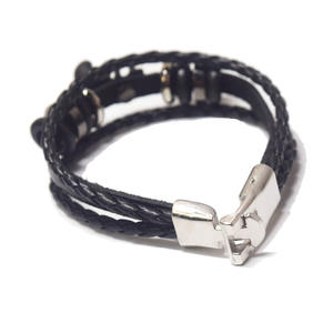 Pulsera de Cuero de <span class=keywords><strong>3</strong></span> Capas con Dije de Pistola Gótica de Aleación Personalizada y Cuero PU de 21 cm y 1.5 cm de Ancho para Hombre, Proveedor - Product Image 4