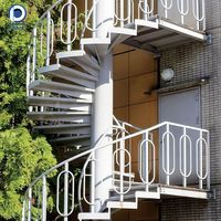 Escalier en spirale métallique sur mesure de haute qualité, fabricant d'escaliers intérieurs