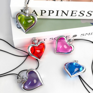 ขายตรงจากโรงงาน น้ำหอมปรับอากาศรูปหัวใจสุดหรู สำหรับรถยนต์ กำจัดกลิ่นภายในรถยนต์ - Product Image 4