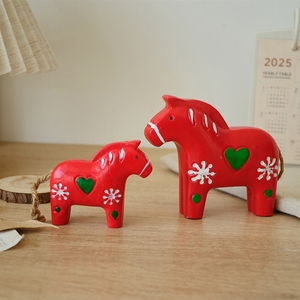 Décoration murale Hailan Nordic en bois peint, motif Cheval Dara suédois, pour attirer la prospérité, Cheval Rouge, décoration intérieure, présentation pour salon - Product Image 3