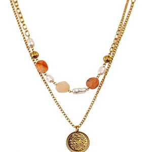 Collier multicouche plaqué or avec perles et pendentif pièce en imitation pierre naturelle, bijoux de mode unisexe bohème géométrique - Product Image 1