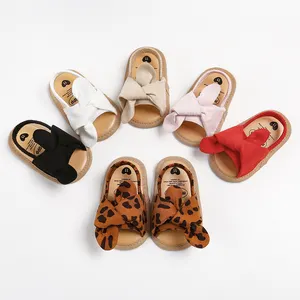 Sandálias de bebê elegantes camurça fosca chique com laço elegante sola antiderrapante moda sapatos de bebê verão