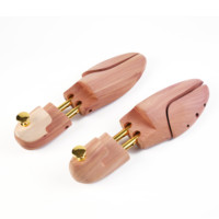 Arbre à chaussures en cèdre rouge américain naturel Personnaliser l'arbre à chaussures en bois pour l'hôtel