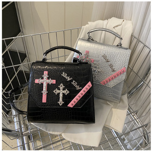 Street Style Y2K Mujer <span class=keywords><strong>Cocodrilo</strong></span> PU Cuero Hombro Messenger Bag Sweet Girl Rivet Punk Cross Mochila negra - Product Image 2