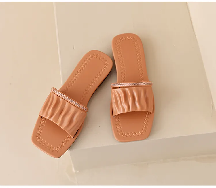 Último diseñador Ins popular sandalia zapatillas para niñas Zapatos de vestir verano dulce zapatilla plana diapositivas para las mujeres