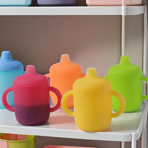 Gobelet en silicone transparent sans BPA pour bébé, personnalisable OEM, tasse d'apprentissage en gel de silice pour tout-petits, gobelet d'apprentissage en silicone pour bébé - Product Image 2