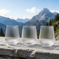 Verre à eau texturé rayé à base épaisse de 460 ml, fond plat, vente en gros pour hôtels, restaurants, traiteurs et banquets, OEM