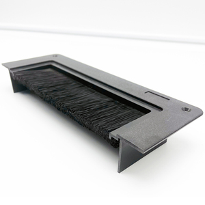 Cavo rettangolare 210 280 di grado industriale sigillo a spazzola OEM personalizzabile incorporato separato da pavimento in rilievo materiale in setola - Product Image 5