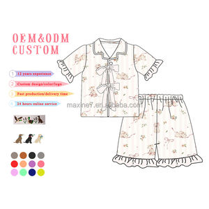 Set pigiama pasquale per famiglia con stampa di coniglio personalizzato con Logo e ricamo con nome - Product Image 5