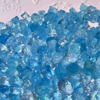 Vente en gros de éclats de pierre d'aigue-marine sculptés et gravés, graviers de cristal de guérison, pierres précieuses bleu marine pour la fabrication de bijoux, la décoration intérieure et le Reiki, en vrac
