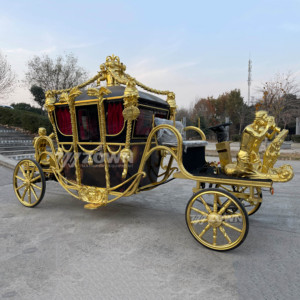 Chariot royal électrique ZOWN Top Crown Sculpture avec cadre doré pour les excursions de luxe dans les parcs à thème - Product Image 5
