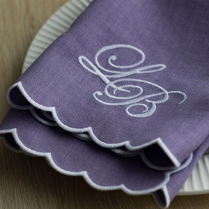 Serviettes carrées en <span class=keywords><strong>lin</strong></span> <span class=keywords><strong>violet</strong></span> imprimées personnalisées, bord ondulé, couleur unie, pour mariage, maison, fête, hôtel, vente en gros - Product Image 4