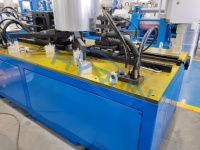 Machine de formage et de poinçonnage CNC haute précision pour la production de conduits de ventilateurs et de gaines de tuyauterie, certifiée ISO
