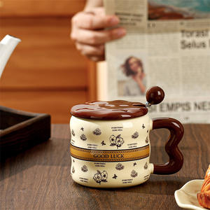 Taza de Cerámica Floral Retro con Tapa de 350 ml para Café, Té, Uso en Casa y Oficina - Product Image 1