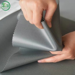 Rouleau de tissu transparent personnalisé en PVC enduit de plastique souple gris 840D, écologique, résistant à l'eau et aux déchirures, pour sacs à main et bagages - Product Image 6