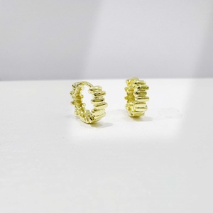 Pendientes geométricos occidentales de plata de ley 925 OEM para mujer, estilo hip hop, minimalistas, para uso diario, con baño de oro rosa. - Product Image 3