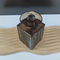 Bouteille d'aromathérapie en verre cristallin brun scellée en liège, anti-lumière, pour diffusion d'huiles essentielles volatiles à usage domestique (vente en gros)