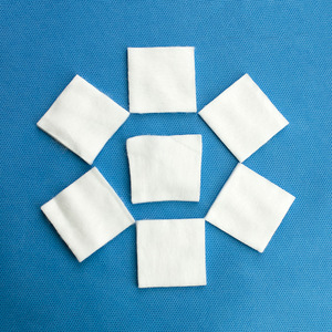 Compresses Médicas Fu Hao de Tela No Tejida, 5x5cm, 4 Capas, Estériles, para Curación Quirúrgica, Desechables - Product Image 4