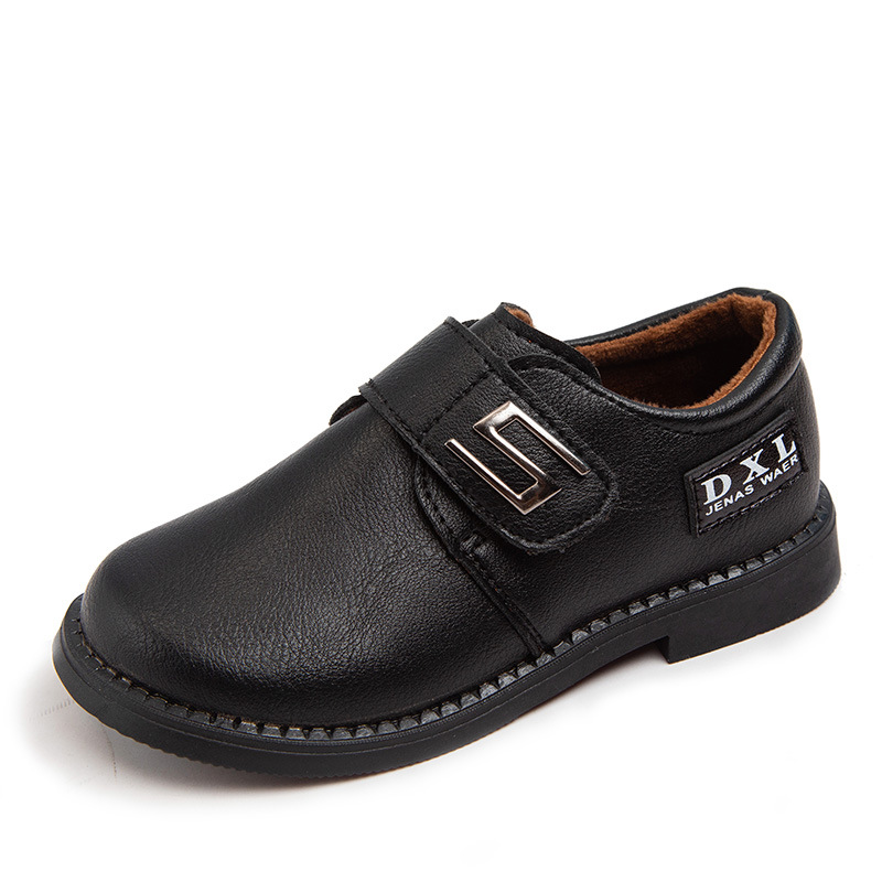 Spring and autumn new black breathable casual British leather shoes hollowed out student soft sole lazy boy's shoes