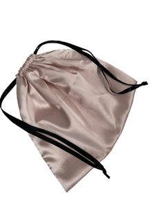 Grande pochette en satin de soie avec cordon de serrage pour cosmétiques, bibelots, foulards et sac cadeau - Product Image 6