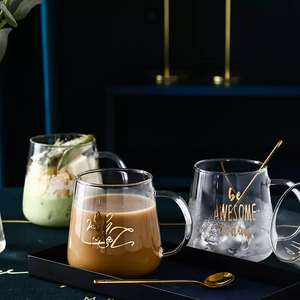 Cốc Uống Trà Thủy Tinh Borosilicate Cao Logo Tùy Chỉnh 450Ml Cốc Cà Phê In Chữ Màu Vàng Trong Suốt Kèm Thìa Vàng - Product Image 3