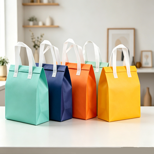 Sacs d'emballage pour livraison de café à emporter, en non-tissé épais, doublés de papier aluminium, avec logo personnalisé, imperméables et thermiques - Product Image 1
