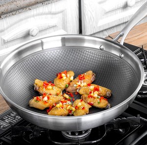 Wok-pedido personalizado de acero inoxidable, material de titanio, 2,2mm, wok antiadherente con tapa de vidrio templado - Product Image 3