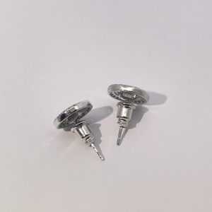 Boucles d'oreilles clous géométriques classiques TIanyu Gems, style vintage, laiton plaqué or, zircon blanc rond pavé - Product Image 3