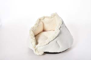 Gemütliches Haustier bett mit Kunstleder Plüsch Bunny Stoff Dekorative Fransen Design für Innen ruhe Verwendung für Katzen und kleine Hunde - Product Image 6