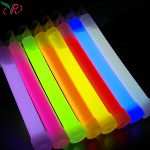 2020 biểu tượng tùy chỉnh hóa chất GLOW STICK <span class=keywords><strong>6</strong></span> <span class=keywords><strong>inch</strong></span> khẩn cấp ánh sáng gậy với móc dây buộc Bán hàng nóng số lượng lớn Nguồn cung cấp bên - Product Image 3