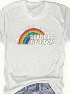 Maglietta girocollo Y2K con grafica arcobaleno e design a libro - Maglietta casual per tutti i giorni per insegnanti - Product Image 4