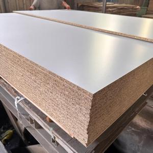 Tablero <span class=keywords><strong>de</strong></span> Partículas Laminado <span class=keywords><strong>de</strong></span> Melamina <span class=keywords><strong>de</strong></span> Primera Calidad, Clase E1, Ecológico e Ignífugo, para Gabinetes <span class=keywords><strong>de</strong></span> Cocina, Escritorios <span class=keywords><strong>de</strong></span> Oficina y Decoración <span class=keywords><strong>de</strong></span> Interiores - Product Image 4