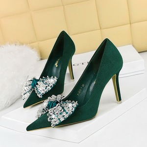 Zapatos de tacón alto de moda para mujer, de tacón fino, de ante, con punta poco profunda, lazo de diamantes de imitación, zapatos individuales - Product Image 1