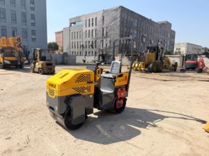 Rodillo Vibratorio de Doble Tambor de 3 Toneladas 30S de Segunda Mano, Mini Compactador de Carreteras para Pavimento Asfáltico y Mantenimiento de Carreteras - Product Image 3