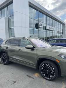 2025 VWs <span class=keywords><strong>Tiguan</strong></span> L GAS CAR 380TSI <span class=keywords><strong>R</strong></span>-<span class=keywords><strong>Line</strong></span> SUV de 7 asientos con 2,0 T Vehículo de gasolina de 2025 T 12000 a dólares estadounidenses en China - Product Image 2