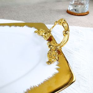 Piatto da 16 pollici grande in ceramica bianca con manico in metallo placcato oro per decorazione regalo di nozze vassoio in ceramica fatto a mano - Product Image 2