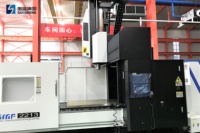 Machine de fraisage CNC à portique 3 axes de haute précision GUOSHENG GMF2213 pour la fabrication de moules et de matrices