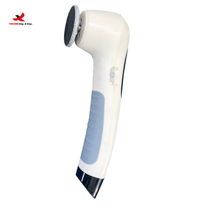 Lime à pieds électronique rechargeable à long manche, de qualité supérieure, avec réduction, pour éliminer les callosités et les peaux dures et gercées - Product Image 1