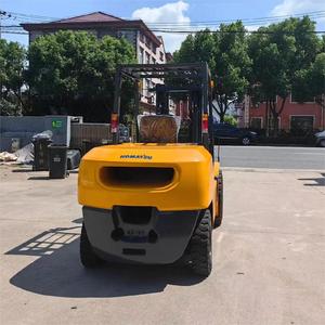 Carrello Elevatore Usato Komatsu da 5 Tonnellate FD50 in Ottime Condizioni per Movimentazione Esterna con Ricambi Gratuiti - Product Image 4