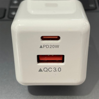 Chargeur Cube Portable Mini Personnalisé en Gros, Adaptateur Secteur USB A+C Double Port 20W à Charge Rapide pour Téléphone Portable Android