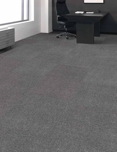 Dalles de moquette de bureau de luxe écologiques antidérapantes en polypropylène commercial 50x50 cm à boucles carrées, motif puzzle moderne - Product Image 1
