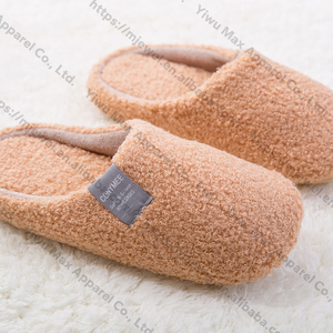 Chaussons d'hôtel en fourrure fantaisie pour femmes, confortables et moelleux, en peluche, pour l'hiver, en fourrure douce, pour la maison - Product Image 3