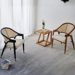 Silla de Comedor de Lujo con Brazos, Estructura de Madera, Respaldo de Ratán y Asiento Tapizado para Restaurante, Hotel, Cafetería - Product Image 5