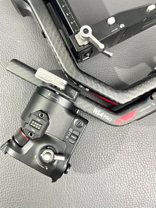 Estabilizador de Gimbal de Segunda Mano <span class=keywords><strong>Ronin</strong></span> RS 4 Pro <span class=keywords><strong>Combo</strong></span> con Capacidad de Carga Útil de 4.5 kg - Product Image 2