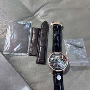 นาฬิกาข้อมือผู้ชายแฟชั่นคุณภาพสูง ดีไซน์ใหม่ปี 2025 สายหนัง ระบบออโตเมติก - Product Image 3